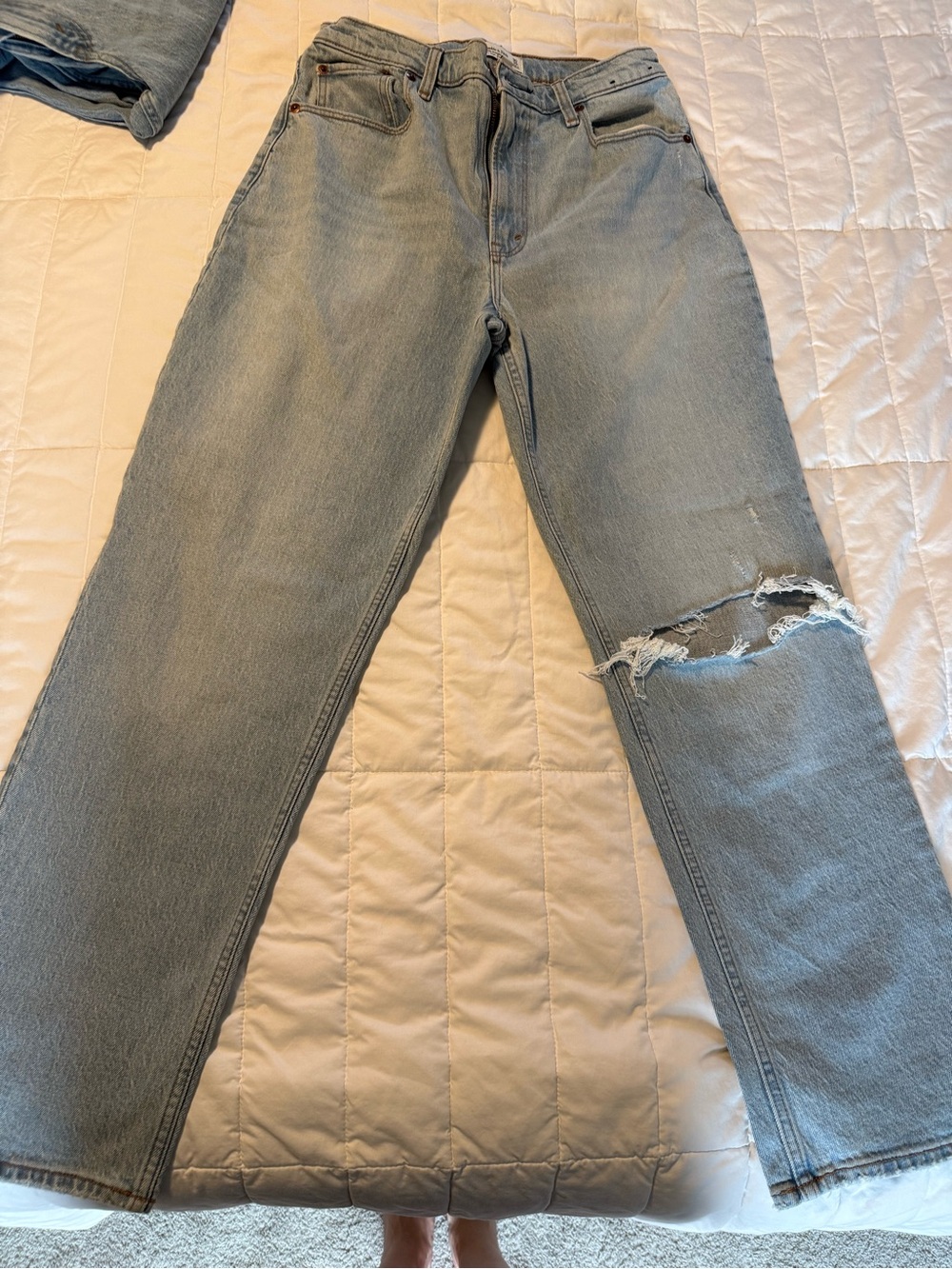 Abercrombie & Fitch Light Wash Straight-Leg Jeans with Knee Rip